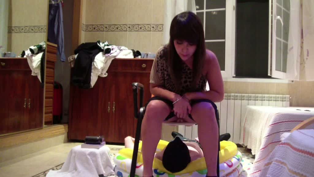 ruthless women pee in their slave